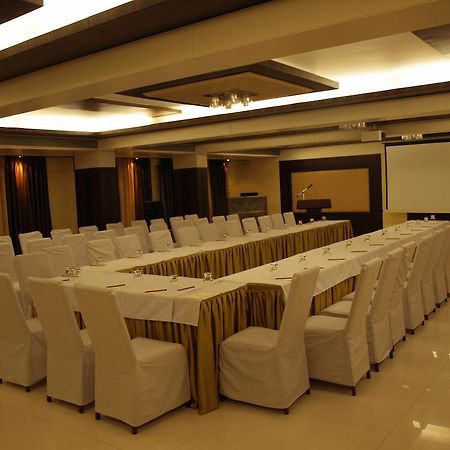 Kapila Business Hotel Pune Ngoại thất bức ảnh