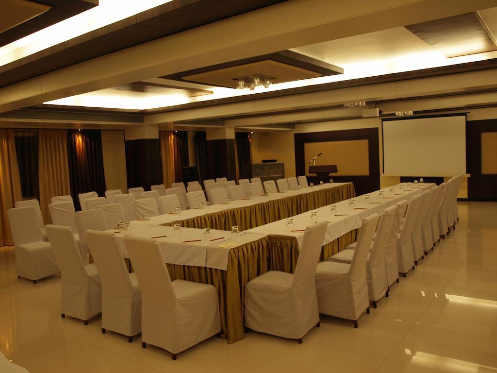 Kapila Business Hotel Pune Ngoại thất bức ảnh
