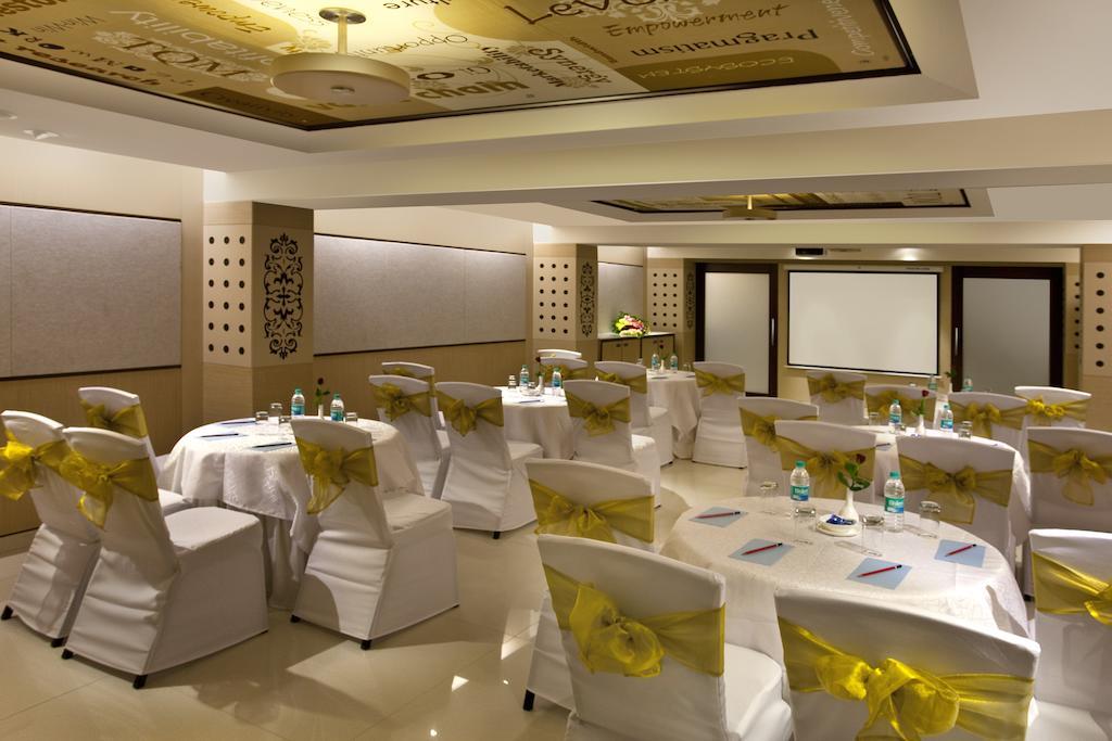 Kapila Business Hotel Pune Ngoại thất bức ảnh
