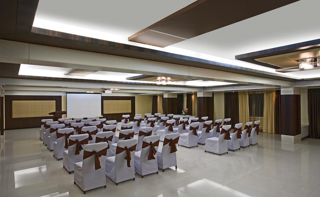 Kapila Business Hotel Pune Ngoại thất bức ảnh