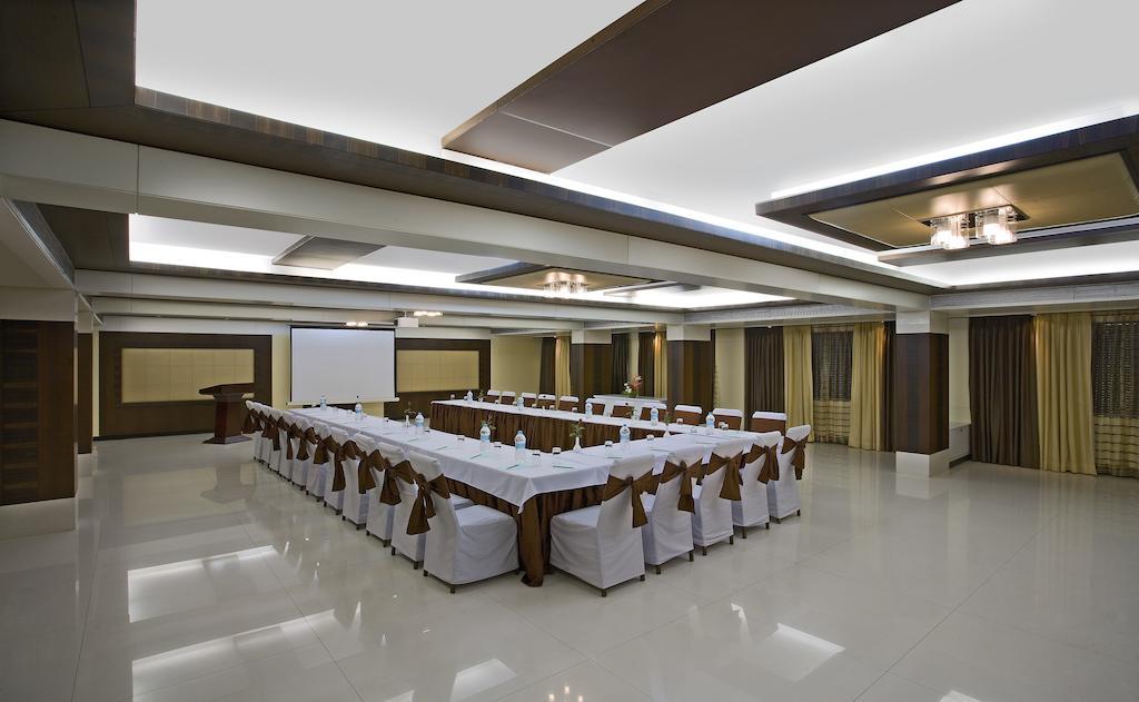 Kapila Business Hotel Pune Ngoại thất bức ảnh