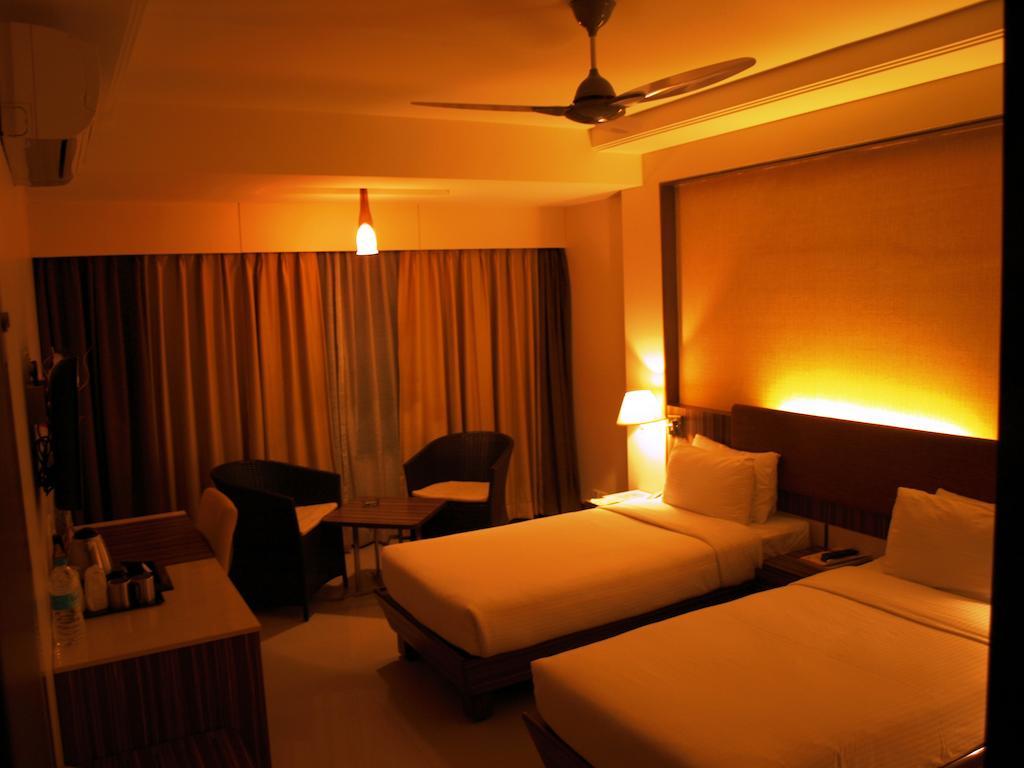 Kapila Business Hotel Pune Ngoại thất bức ảnh
