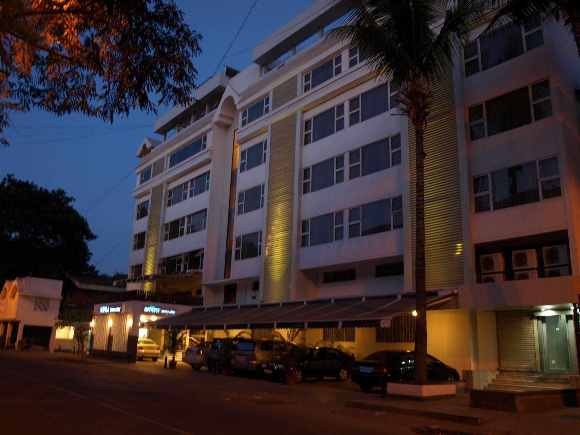 Kapila Business Hotel Pune Ngoại thất bức ảnh